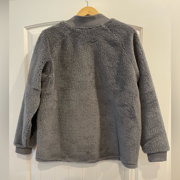 Patagonia Sherpa bomber jacket. Size L. Never worn, like new! - Picture 3 of 4